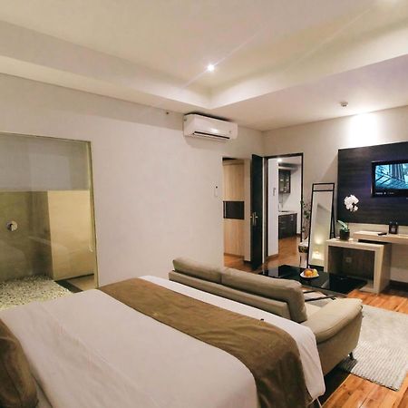 Crystal Lotus Hotel Yogyakarta Melati Екстер'єр фото
