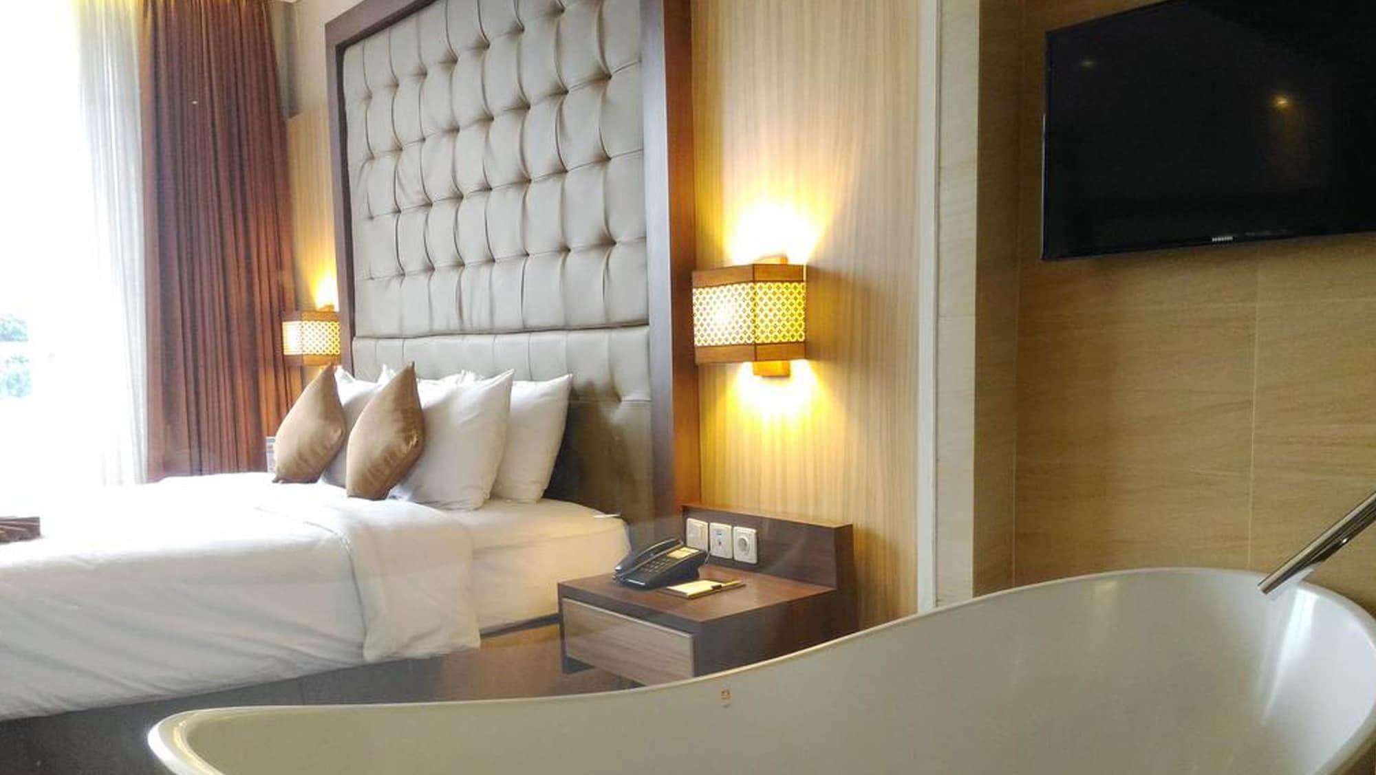 Crystal Lotus Hotel Yogyakarta Melati Екстер'єр фото