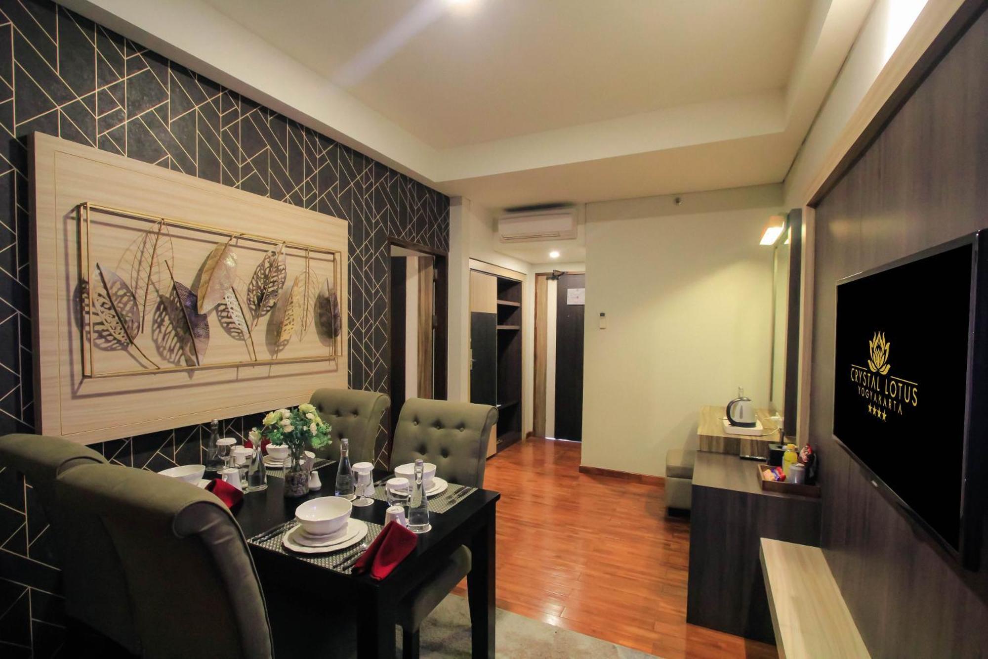 Crystal Lotus Hotel Yogyakarta Melati Екстер'єр фото