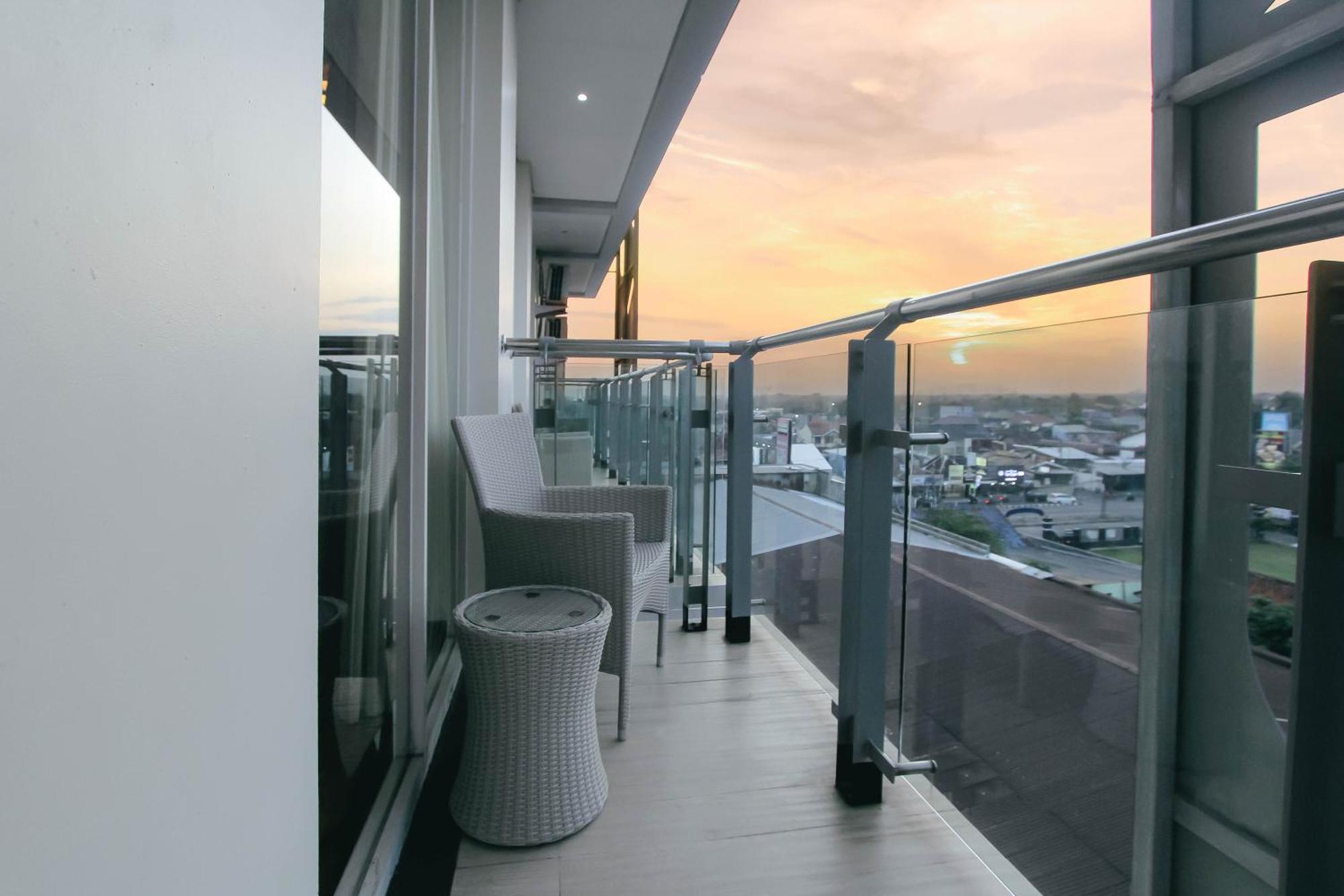 Crystal Lotus Hotel Yogyakarta Melati Екстер'єр фото
