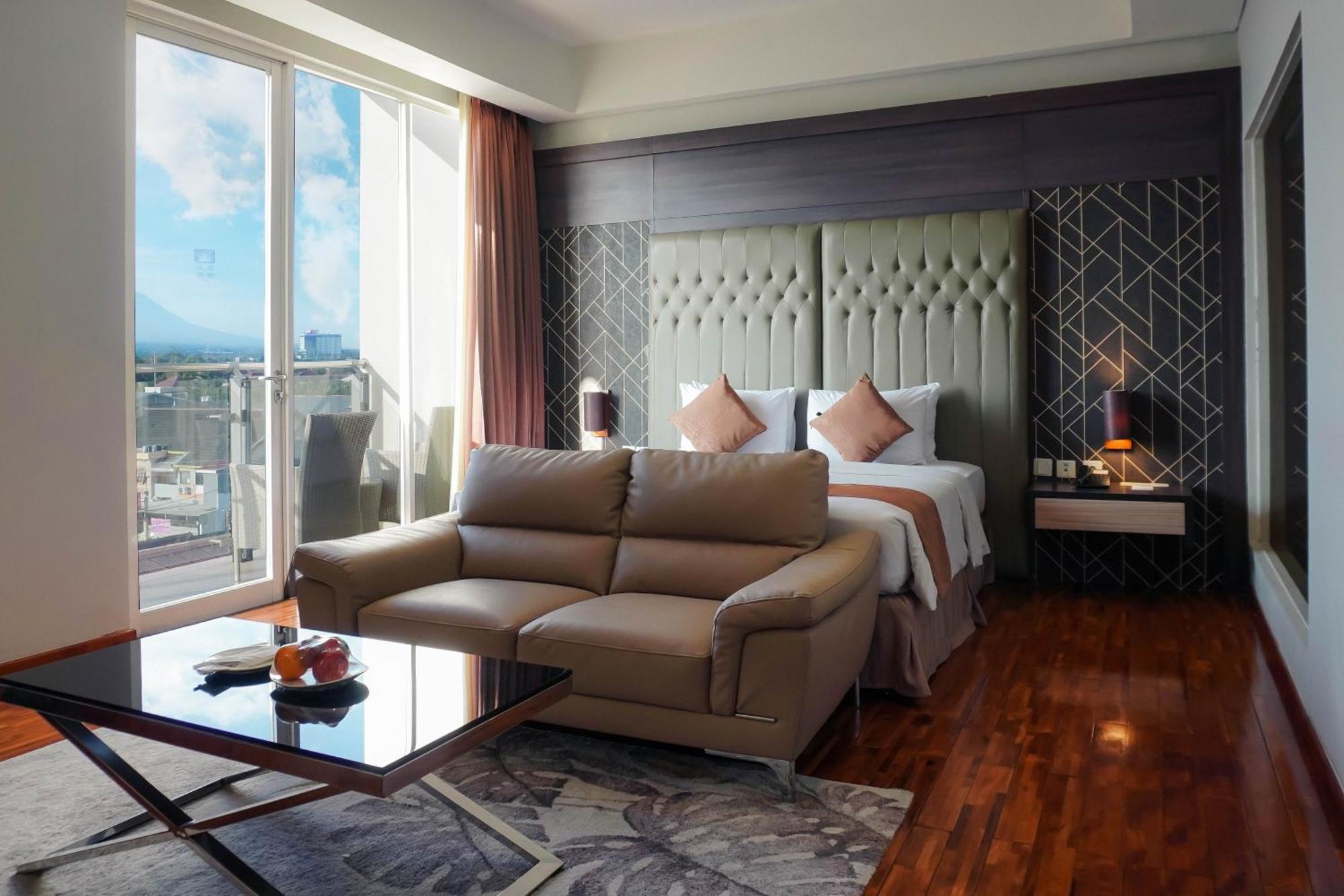 Crystal Lotus Hotel Yogyakarta Melati Екстер'єр фото