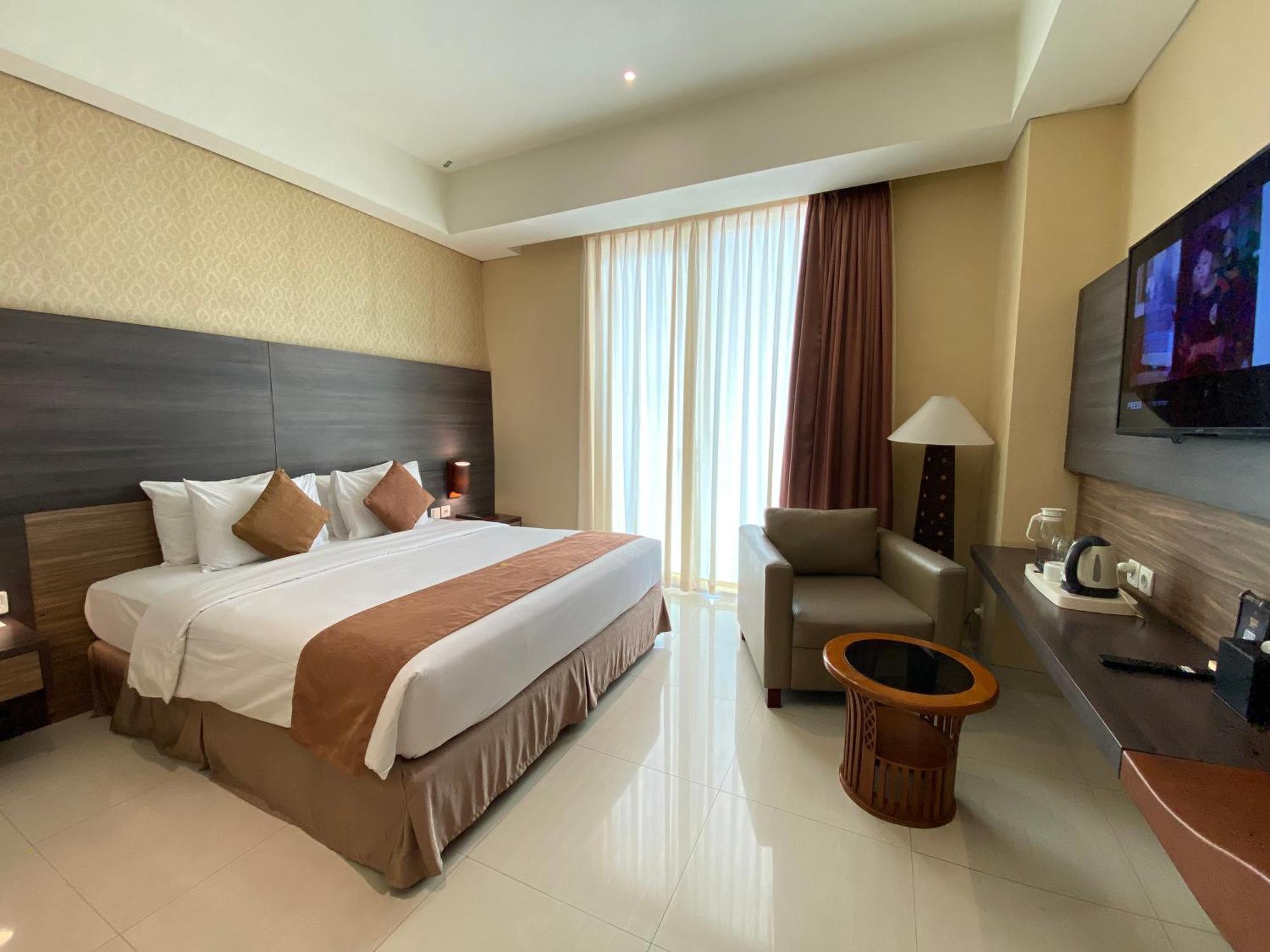 Crystal Lotus Hotel Yogyakarta Melati Екстер'єр фото